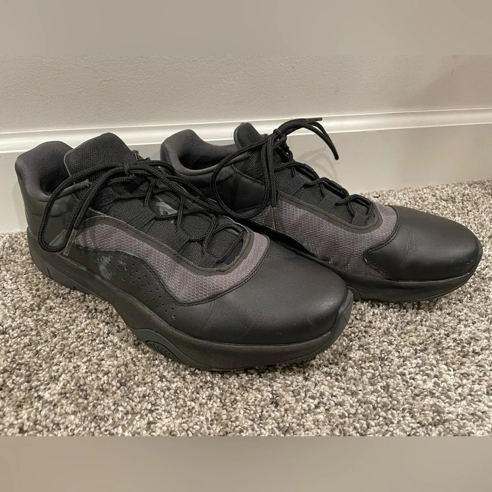 Nike Air Jordan 11 CMFT low in black anthracite, men's size 10 - Picture 3 of 15